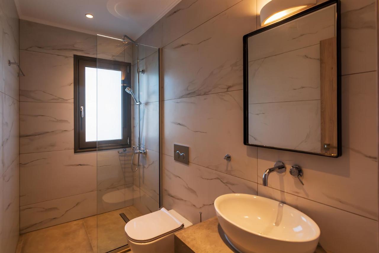 Amphitheatre Suites Palaiochora Ngoại thất bức ảnh