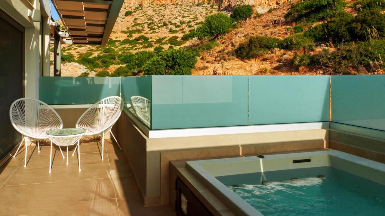 Amphitheatre Suites Palaiochora Ngoại thất bức ảnh